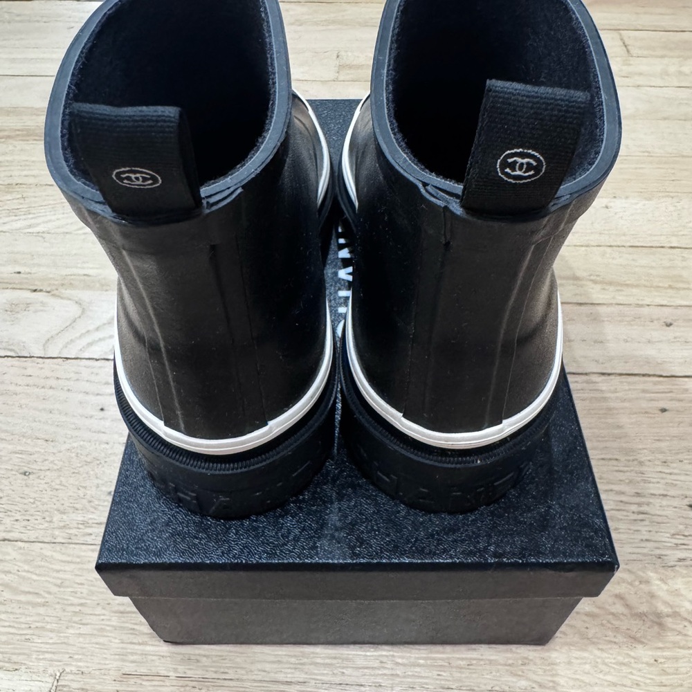 Chanel Logo Rain Booties - Picture 10 of 13